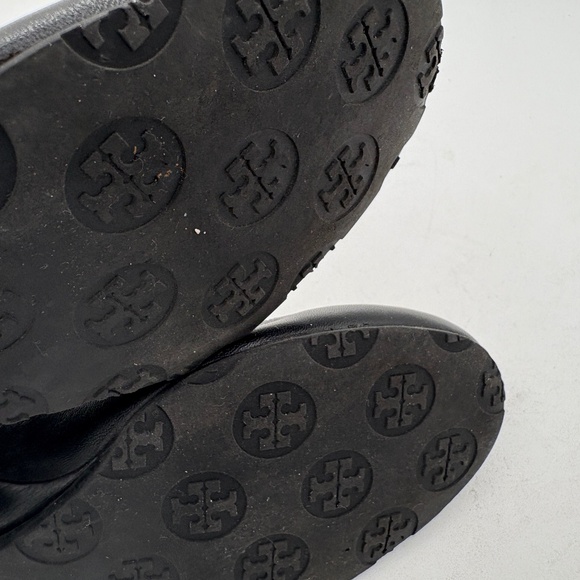 Tory Burch Sophie Wedges Black Leather Gold Tone Logo Emblem Heels 6.5 - Picture 9 of 12